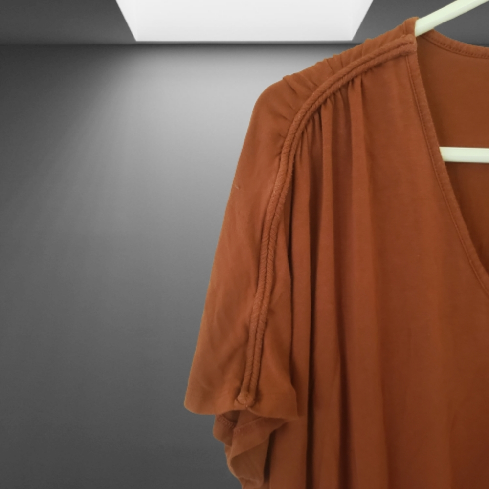 Cute rust colored blouse - Picture 2 of 5